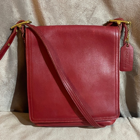 Vintage Coach Leather Shoulder Bag Red style 9821 - Picture 1 of 12